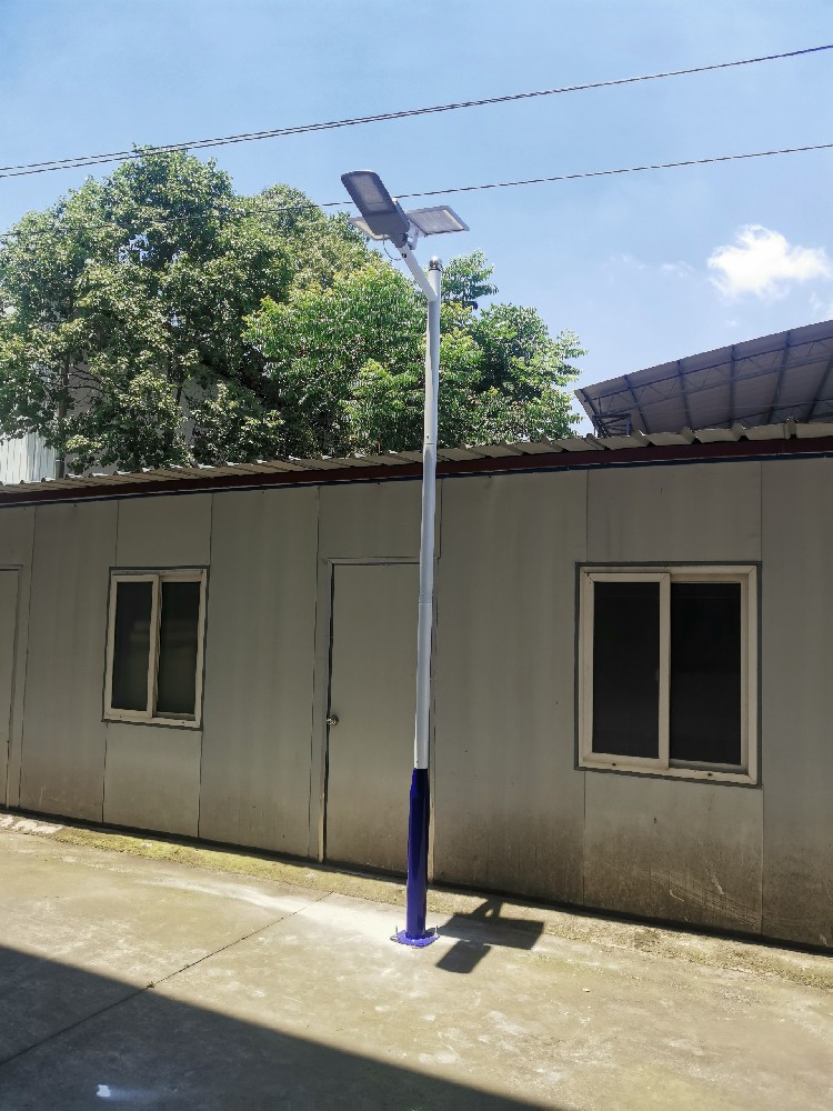 4米電商(shāng)款太陽能路燈